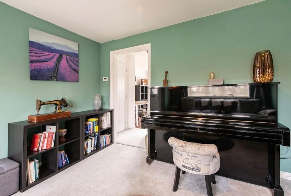Charming 2 Bed In Edwalton Holiday home