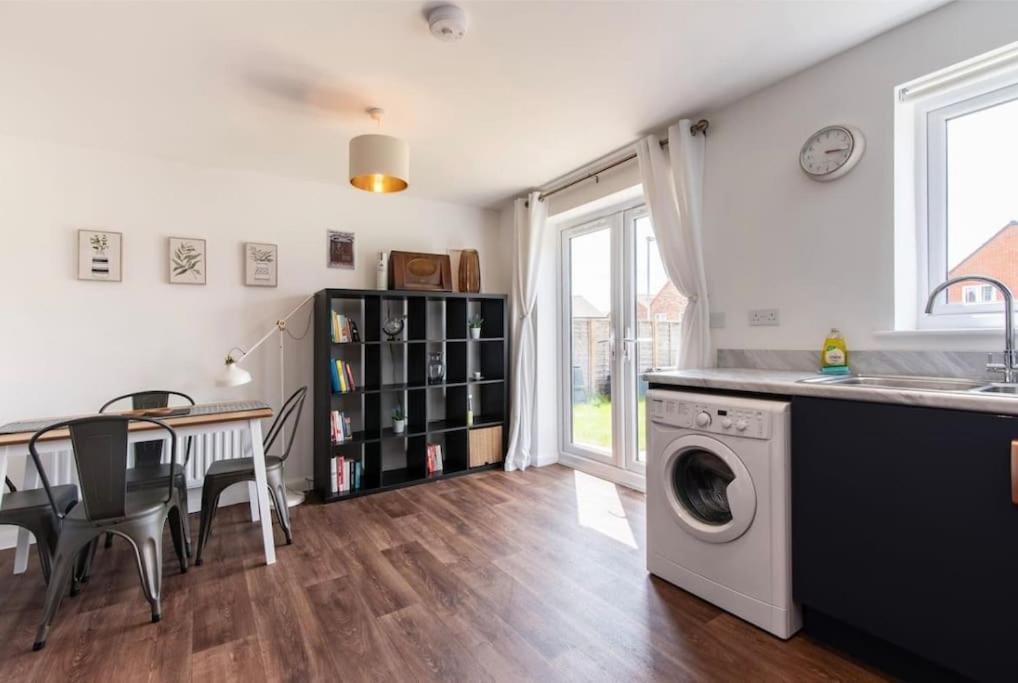 Charming 2 Bed In Edwalton * Nottingham