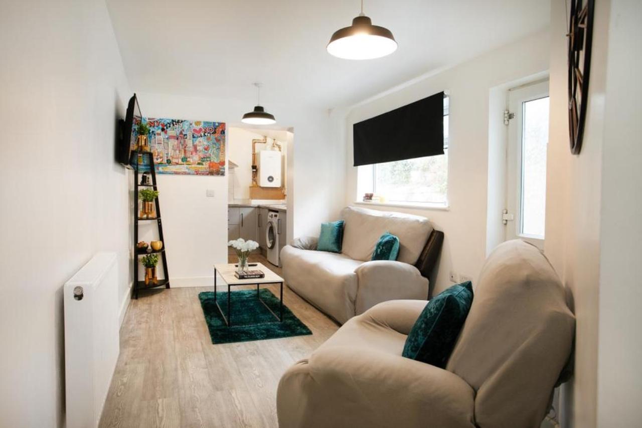 Apartment Spacious 2 Bedroom - 5 Mins From Qmc, Universities And Centre! *