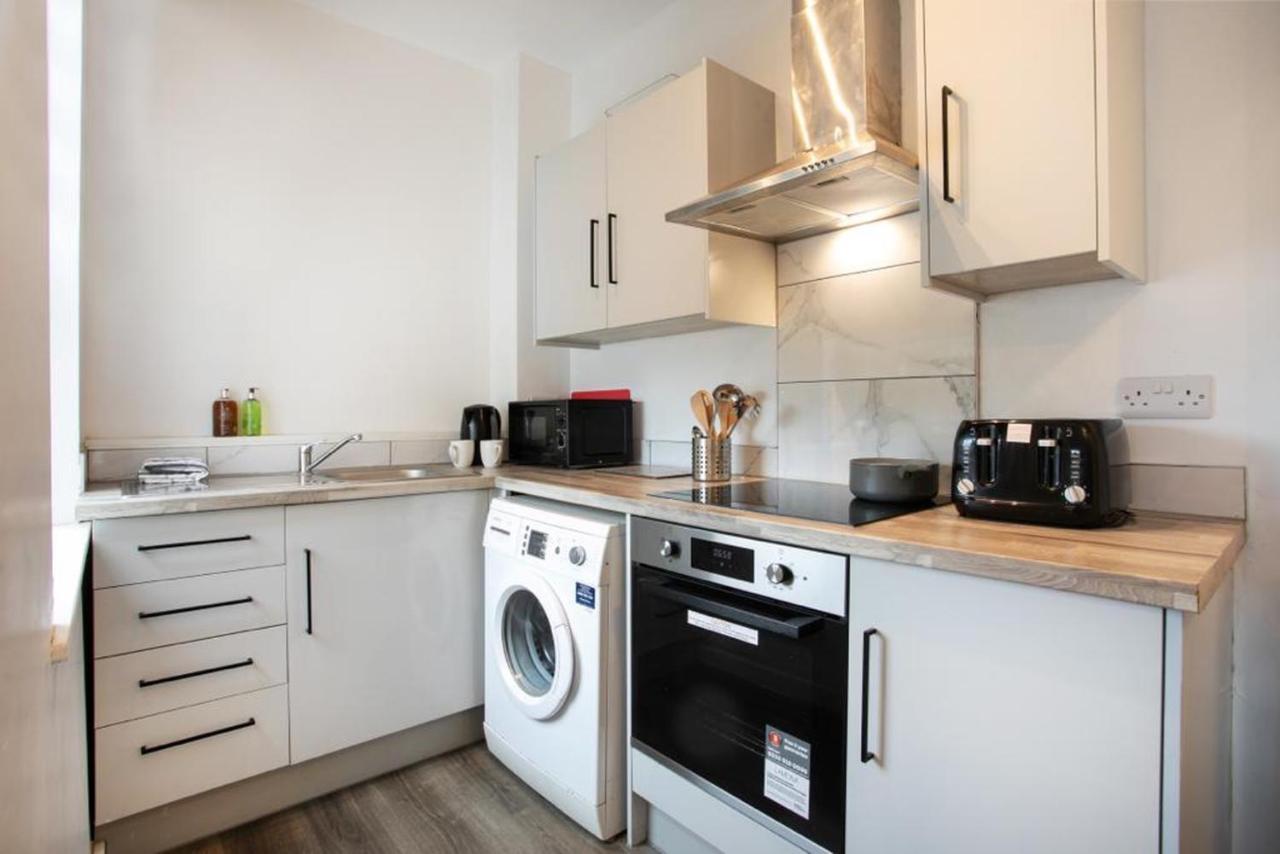 Spacious 2 Bedroom - 5 Mins From Qmc, Universities And Centre! * Nottingham