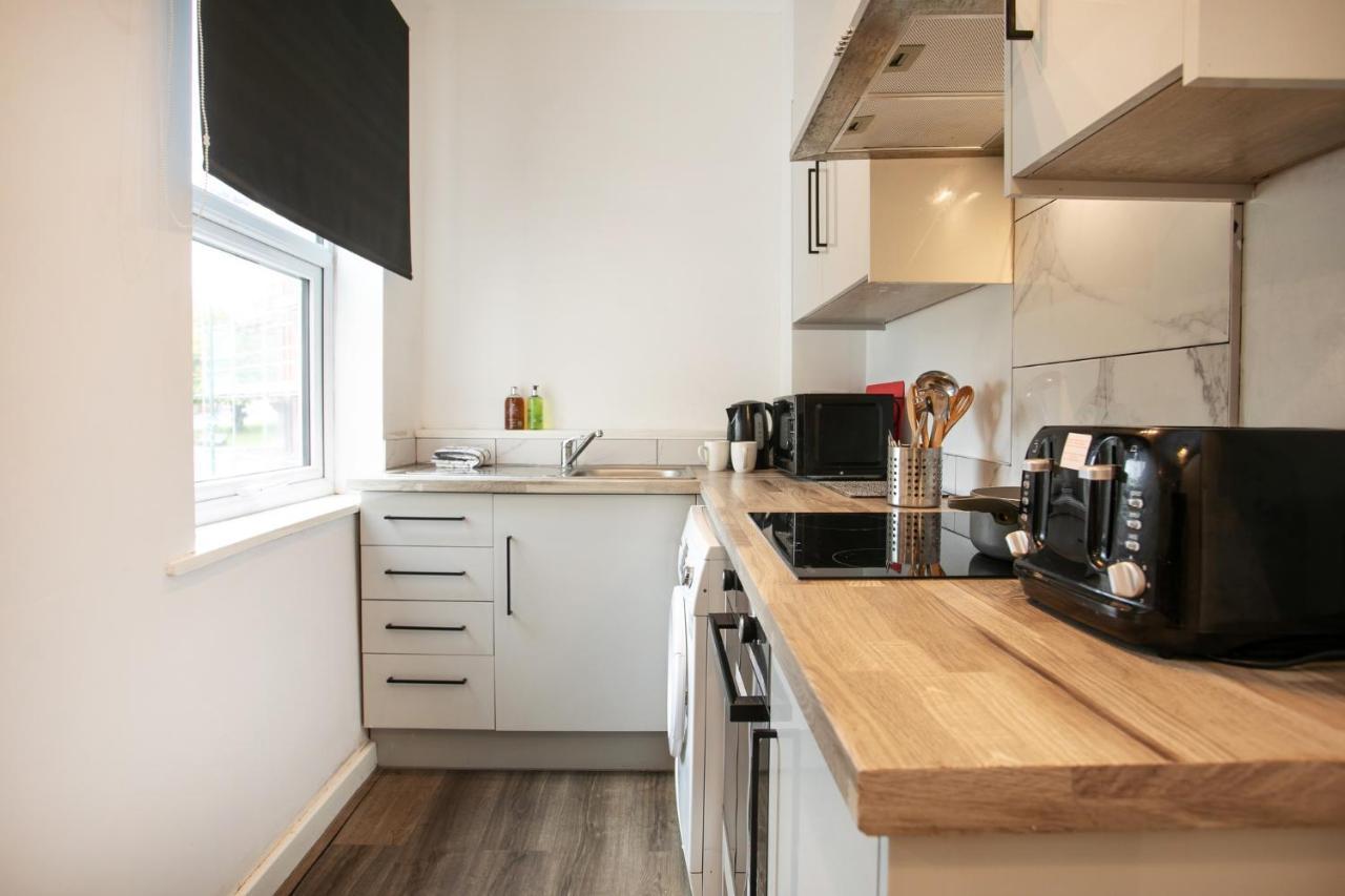 Spacious 2 Bedroom - 5 Mins From Qmc, Universities And Centre! *