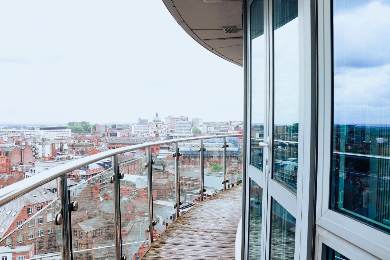 Luxury Three-bedroom Penthouse- By Resify *