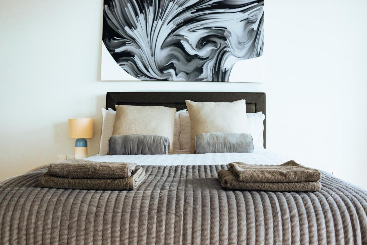 Luxury Three-bedroom Penthouse- By Resify * Nottingham