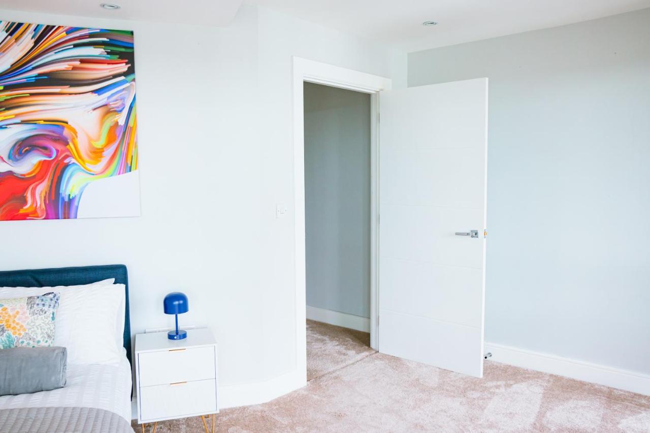 Apartment Luxury Three-bedroom Penthouse- By Resify Nottingham