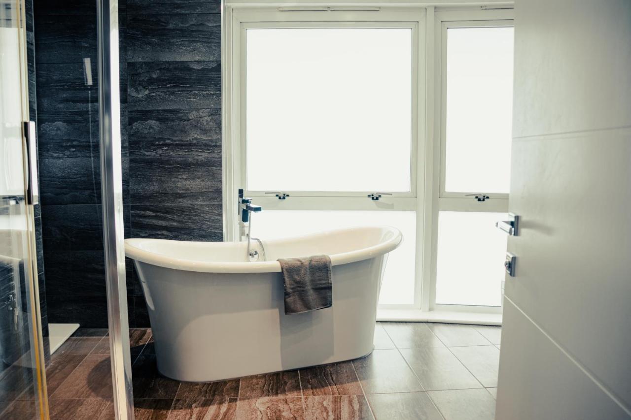 Luxury Three-bedroom Penthouse- By Resify Nottingham