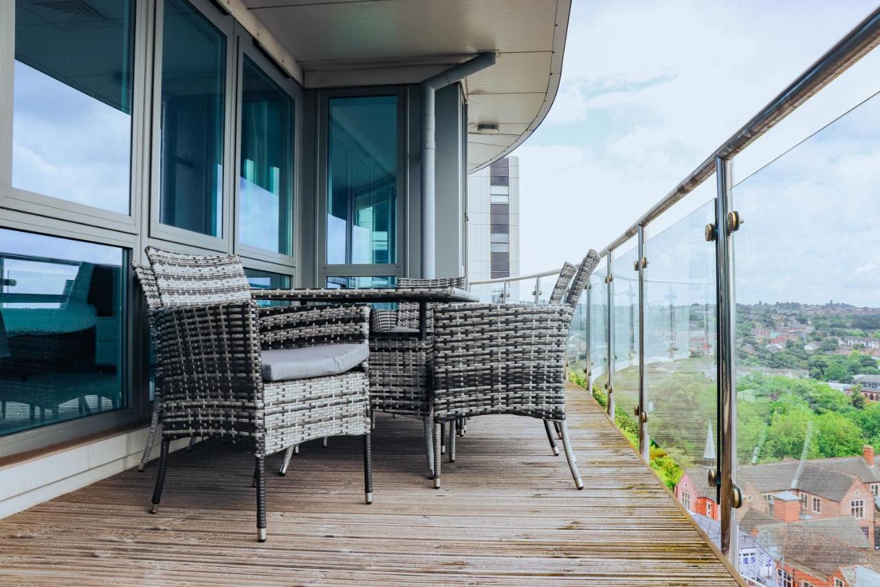 Luxury Three-bedroom Penthouse- By Resify