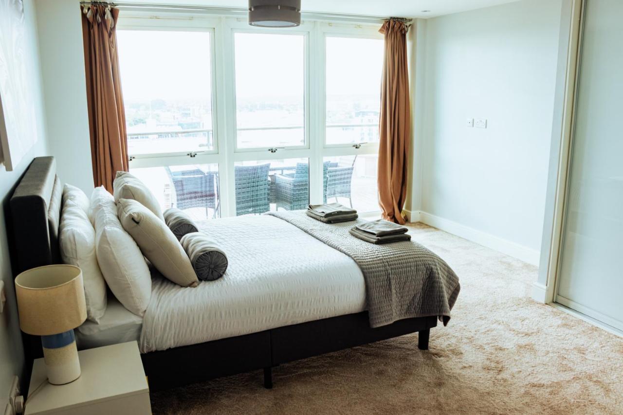 Luxury Three-bedroom Penthouse- By Resify Nottingham