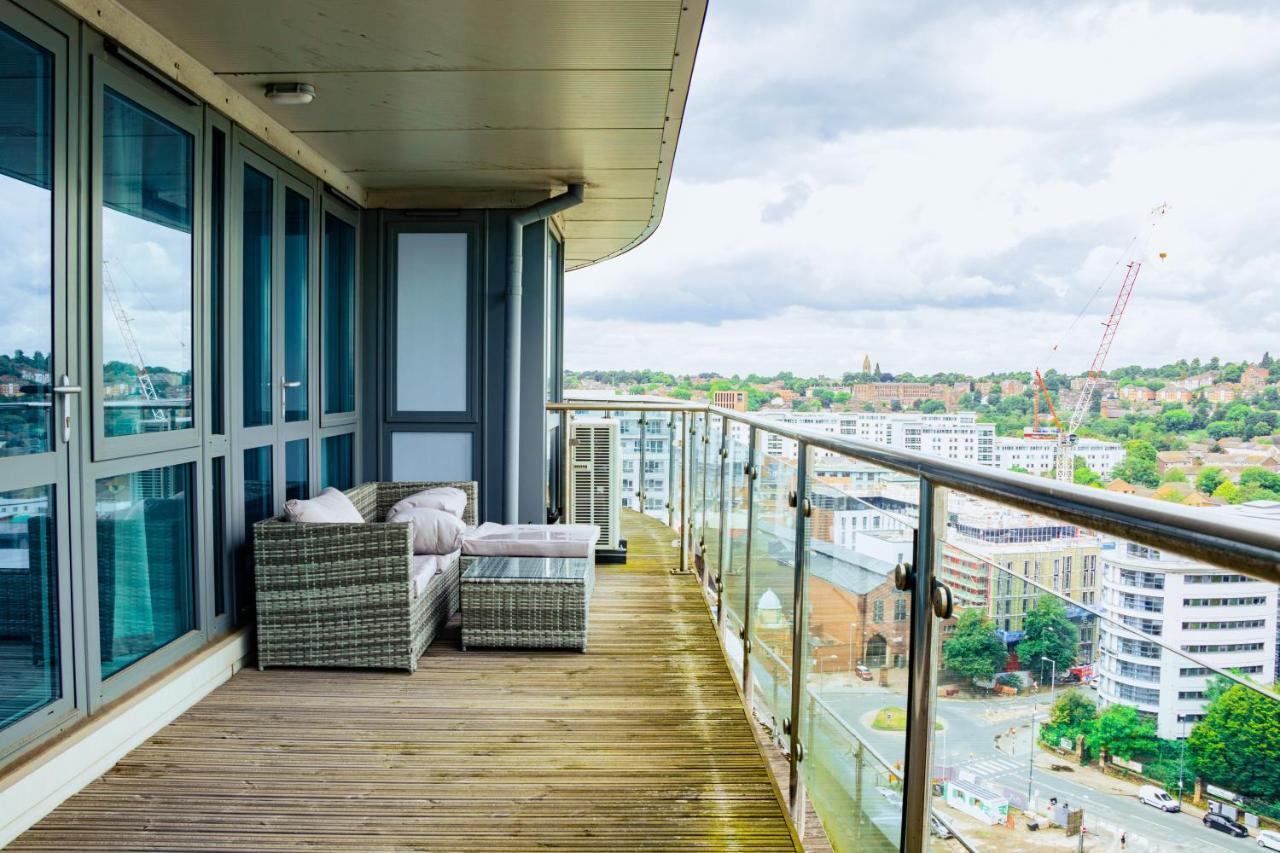 Luxury Three-bedroom Penthouse- By Resify * Nottingham