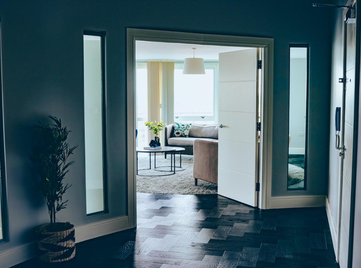Luxury Three-bedroom Penthouse- By Resify *