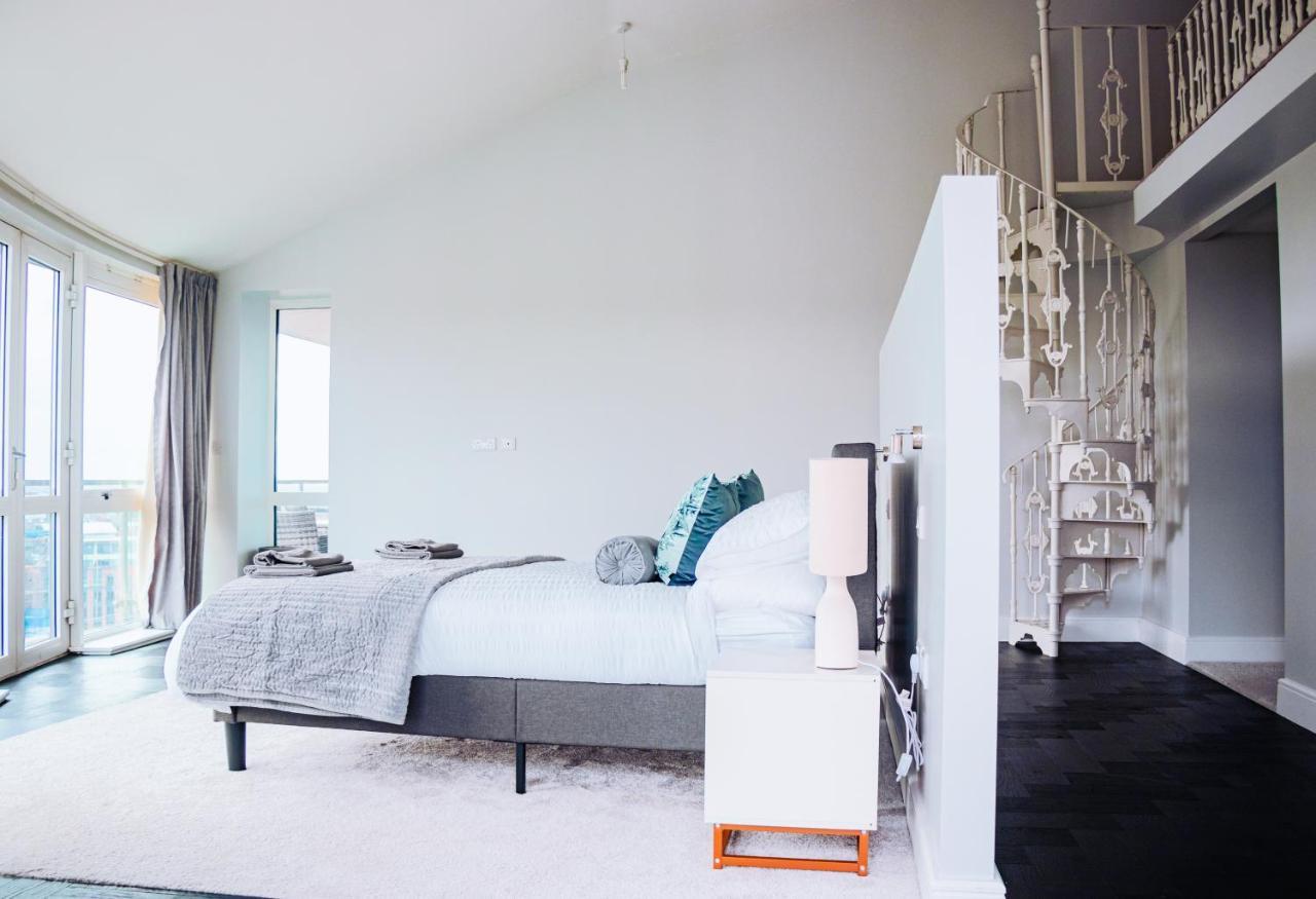 Luxury Three-bedroom Penthouse- By Resify * Nottingham