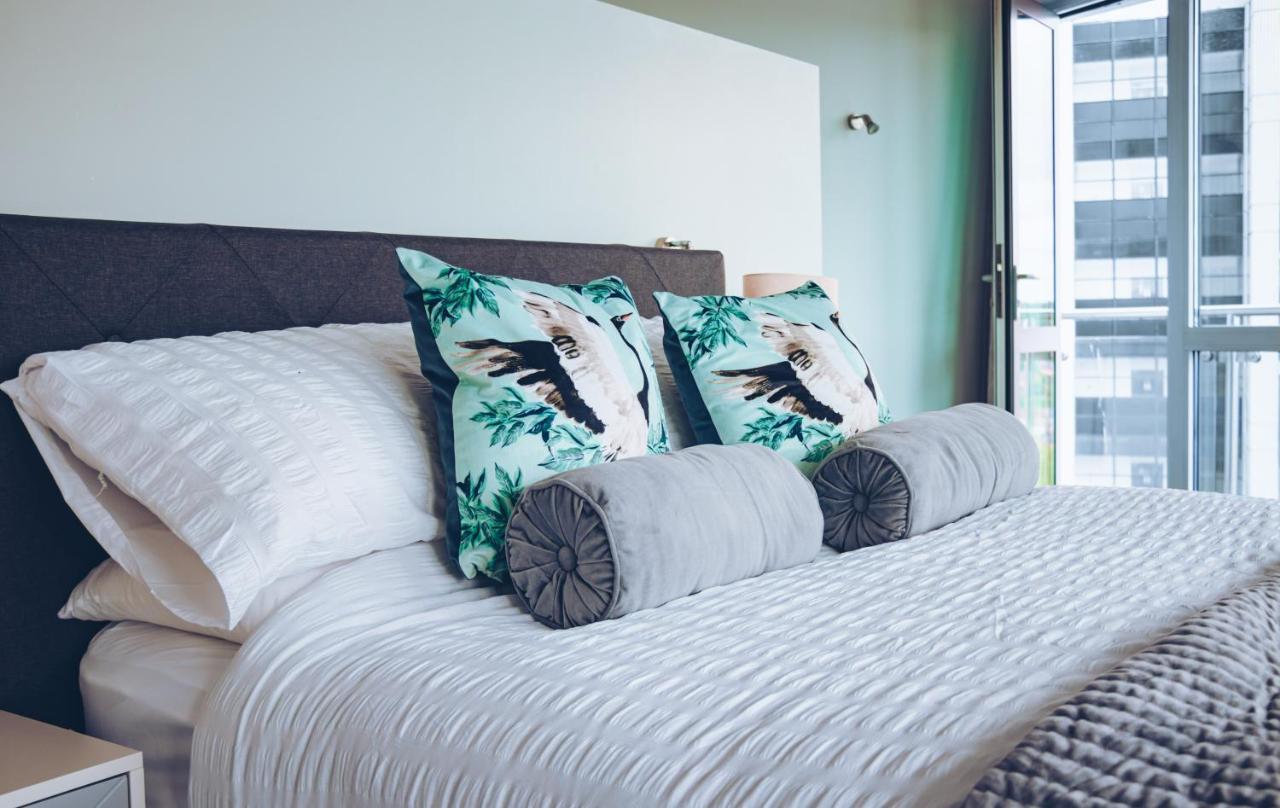 Luxury Three-bedroom Penthouse- By Resify Nottingham