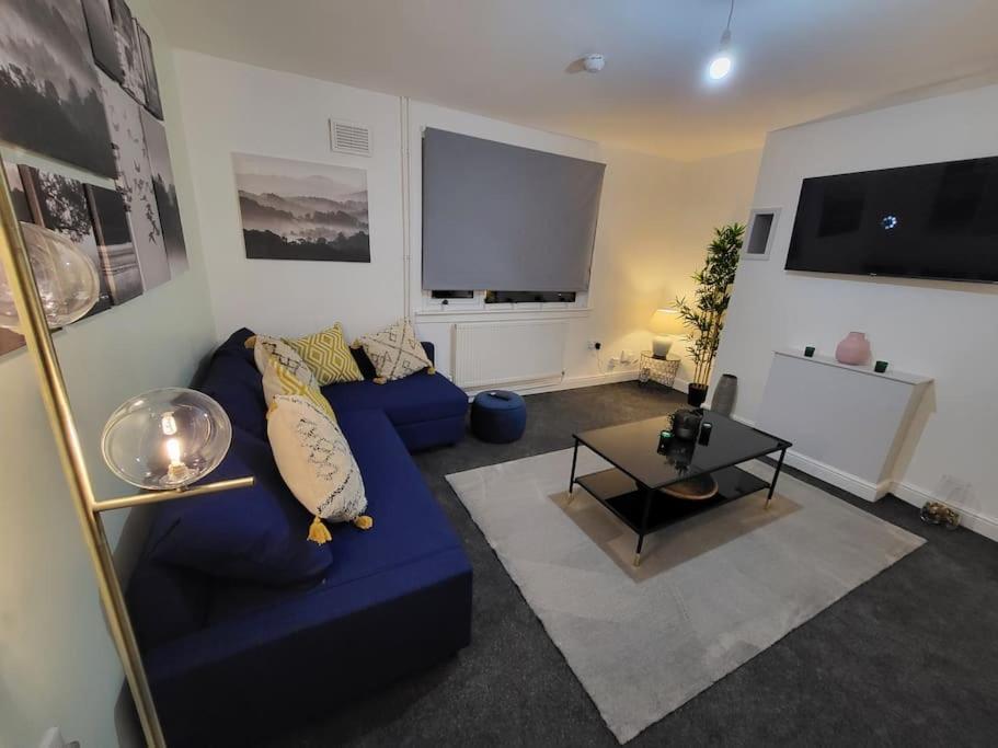 3 Bed House, Free Parking. Great For Work Crews - Sleep Rest Nottingham