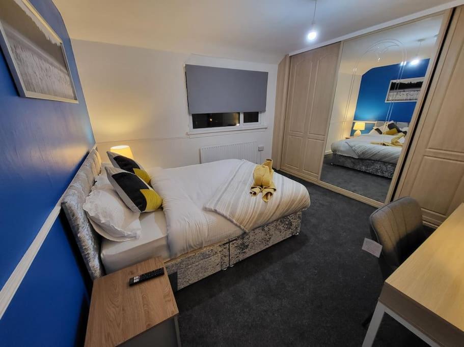 3 Bed House, Free Parking. Great For Work Crews - Sleep Rest * Nottingham