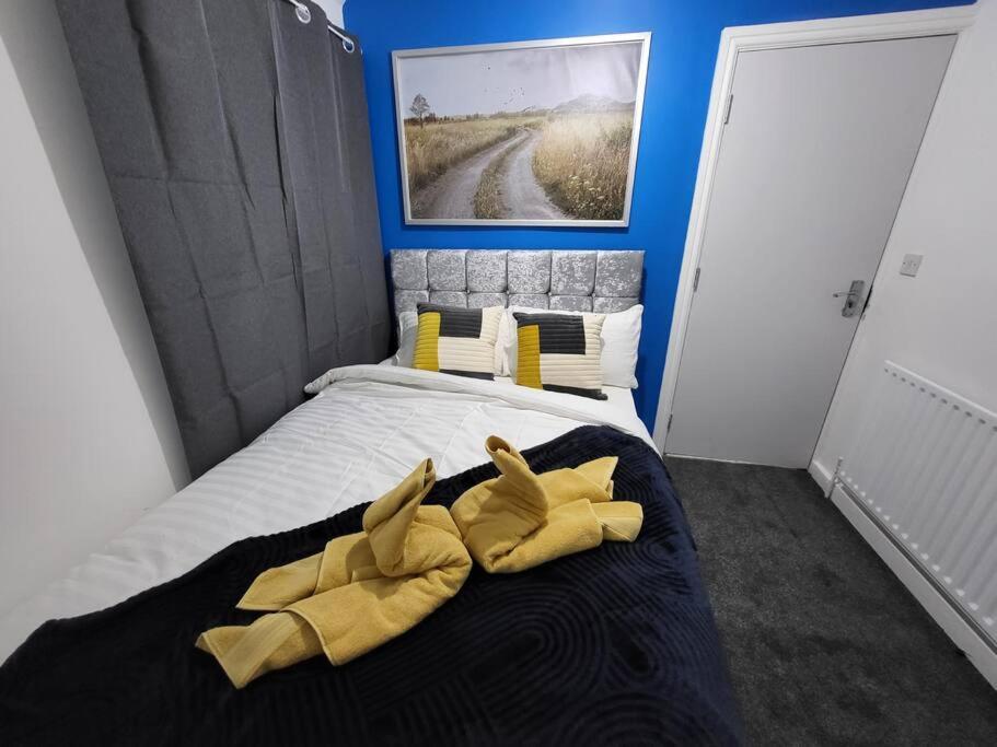 3 Bed House, Free Parking. Great For Work Crews - Sleep Rest Apartment