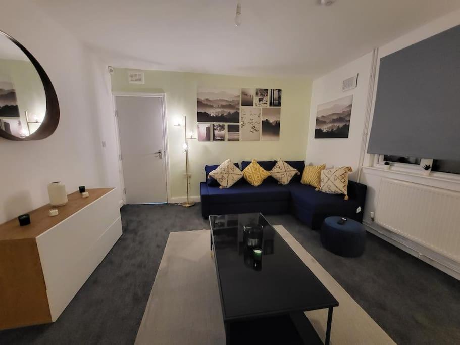 Apartment 3 Bed House, Free Parking. Great For Work Crews - Sleep Rest Nottingham