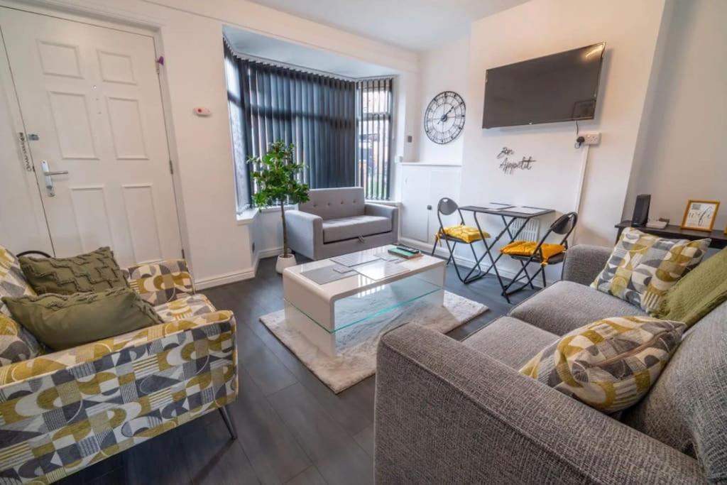 Apartment Entire In *
