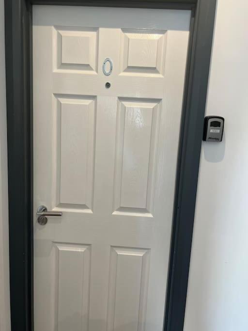 Aparthotel Newly Refurbished Studio, Great Location 8 Nottingham