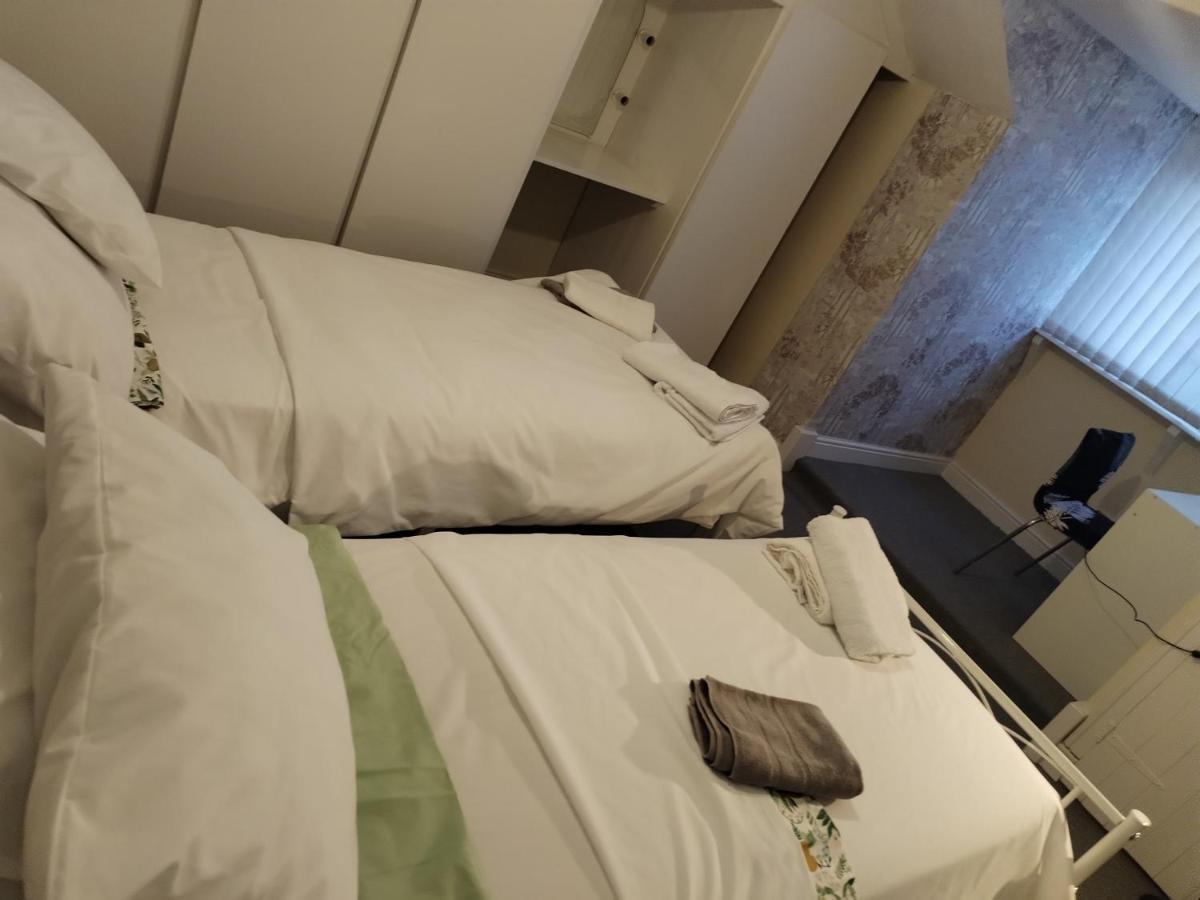 Comfortable 4-bed House In Hucknall Casa de férias