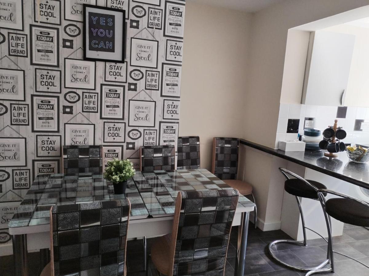 Comfortable 4-bed House In Hucknall *