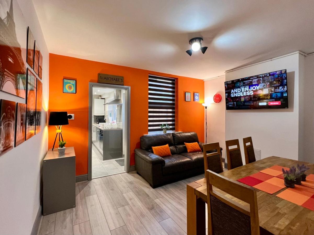 St Michael's House - Great For Contractors Or Family Holidays Holiday home Nottingham