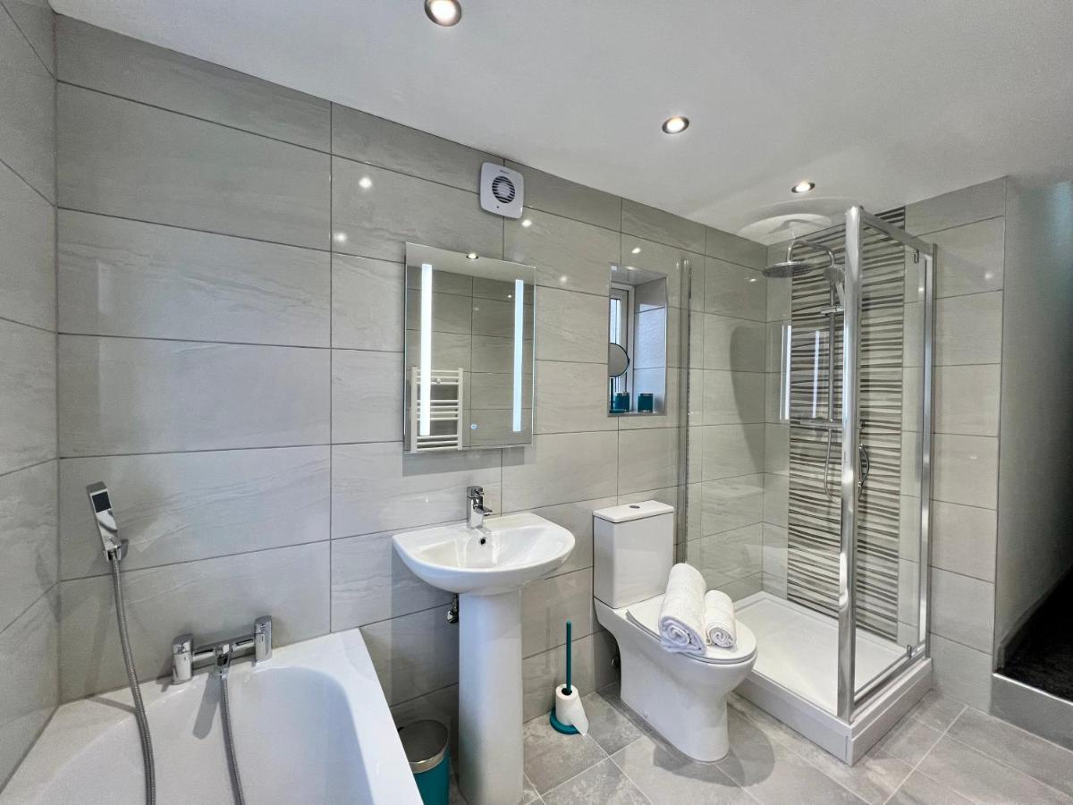 St Michael's House - Great For Contractors Or Family Holidays Holiday home *