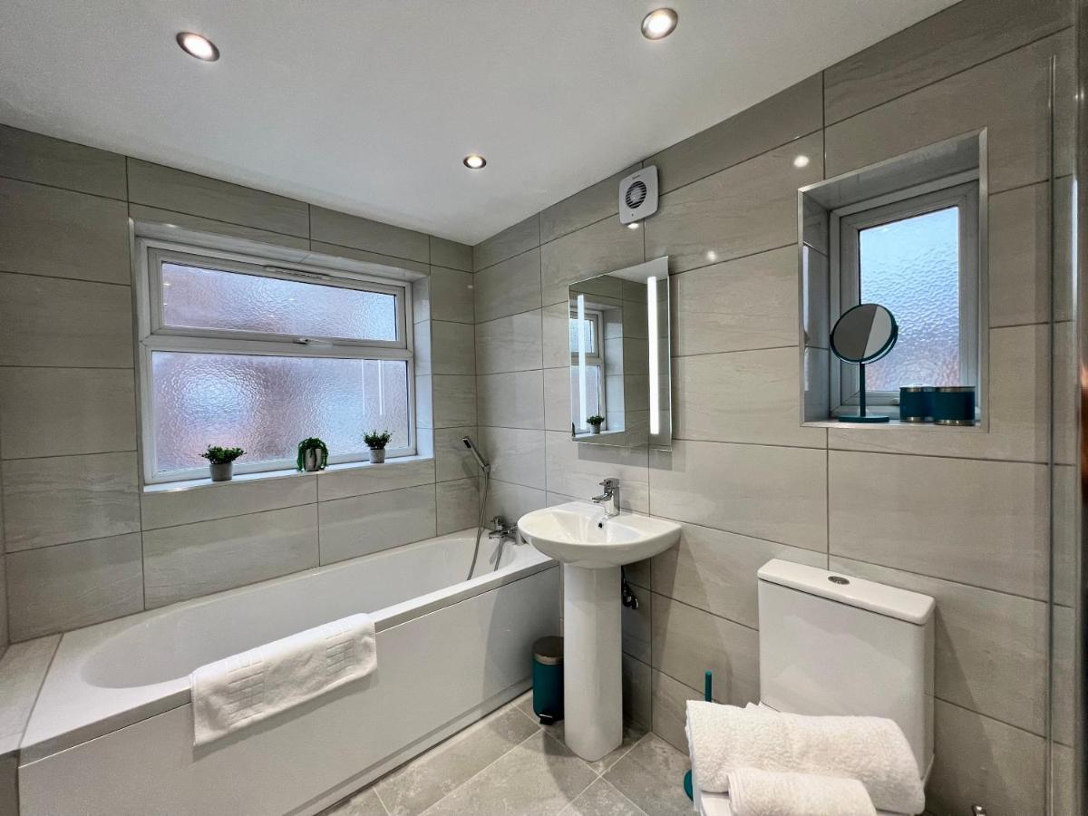 St Michael's House - Great For Contractors Or Family Holidays