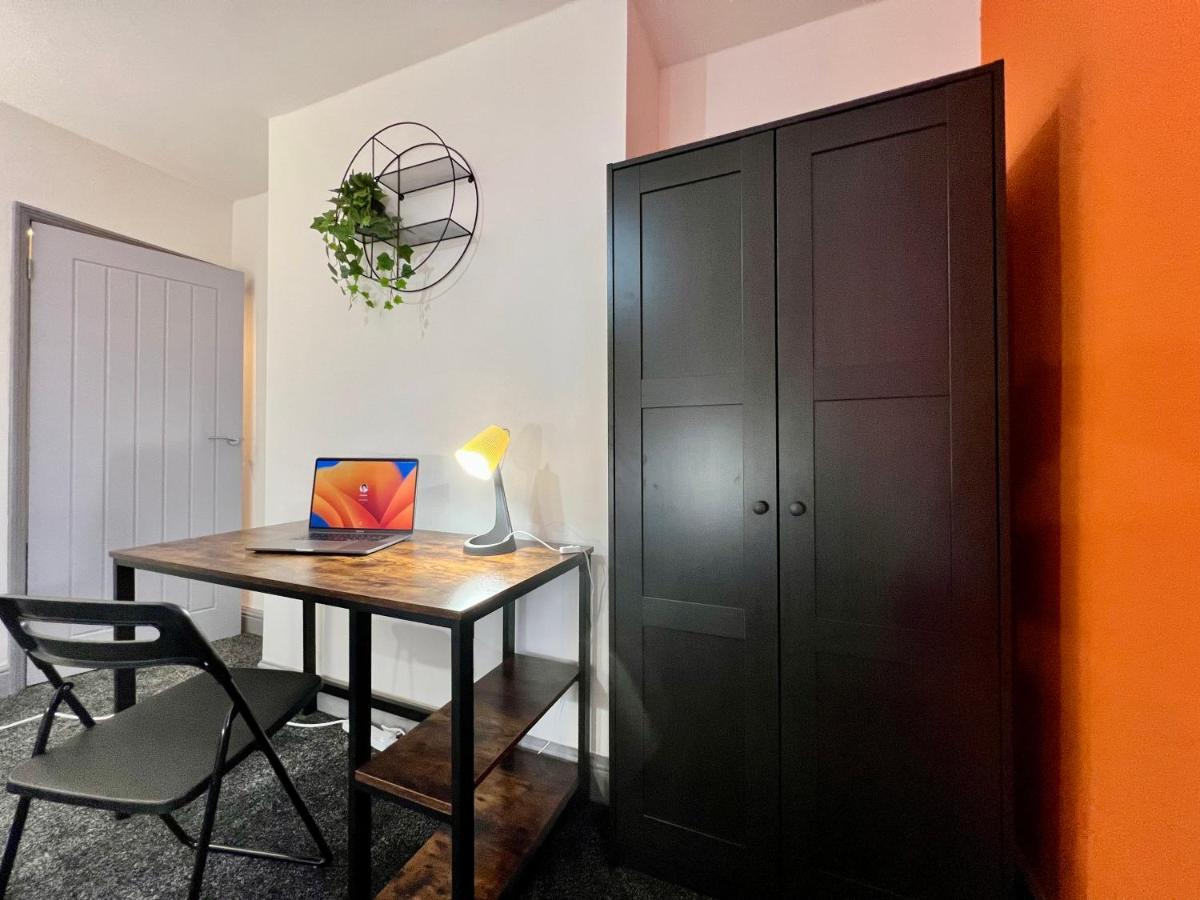 St Michael's House - Great For Contractors Or Family Holidays Holiday home Nottingham