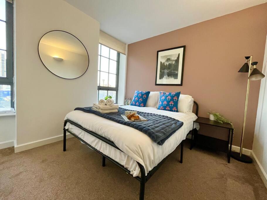 Spacious 2 Bedroom With Parking Apartment Nottingham