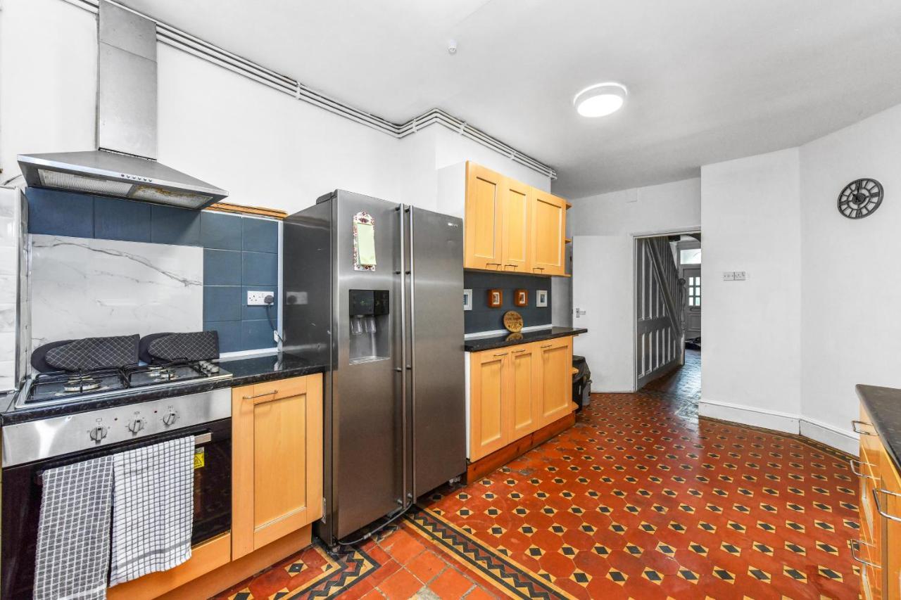 Apartment Hazel Dene - Charming 5 Bedroom, 1 Bath In Nottingham!