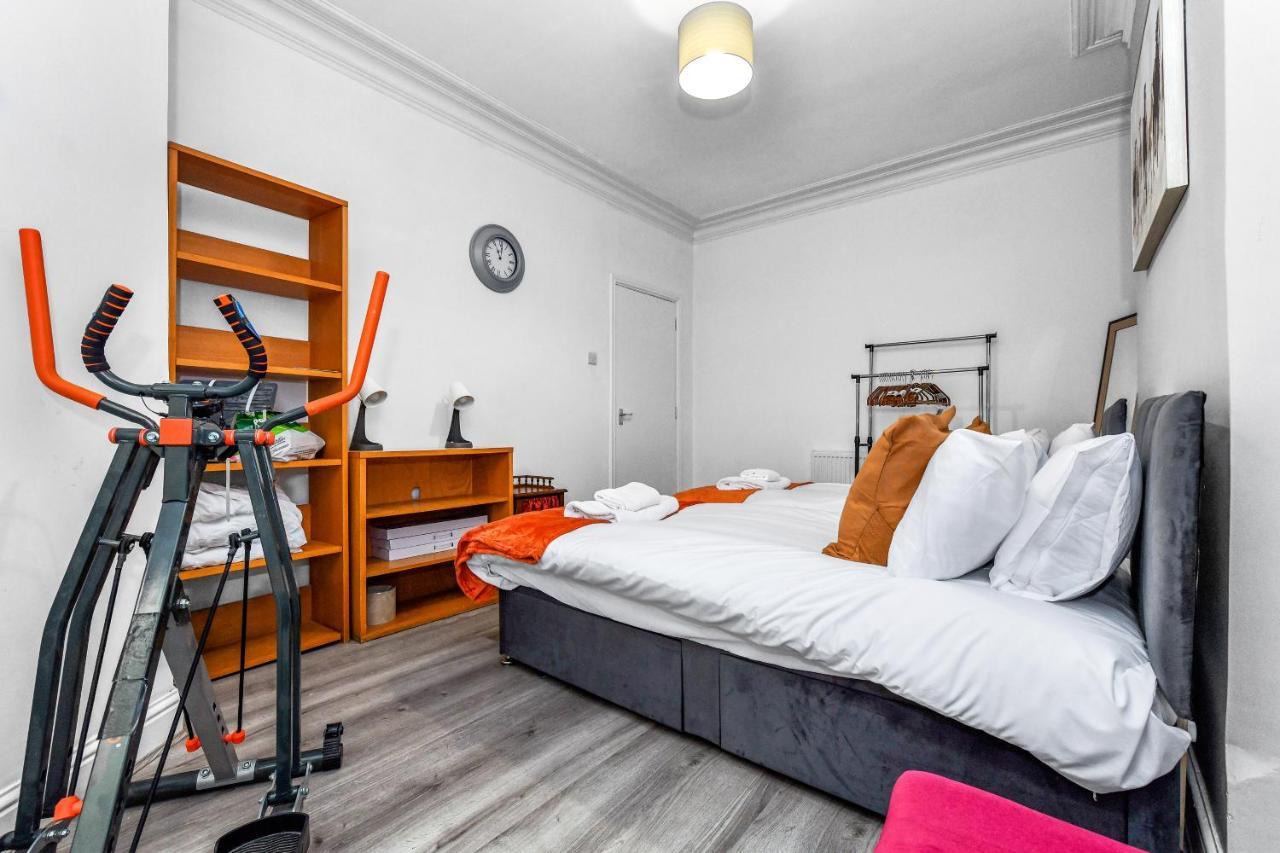 Hazel Dene - Charming 5 Bedroom, 1 Bath In Nottingham! Apartment Nottingham