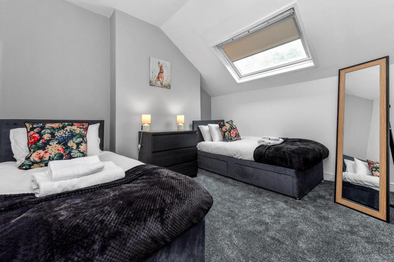 Hazel Dene - Charming 5 Bedroom, 1 Bath In Nottingham! Apartment