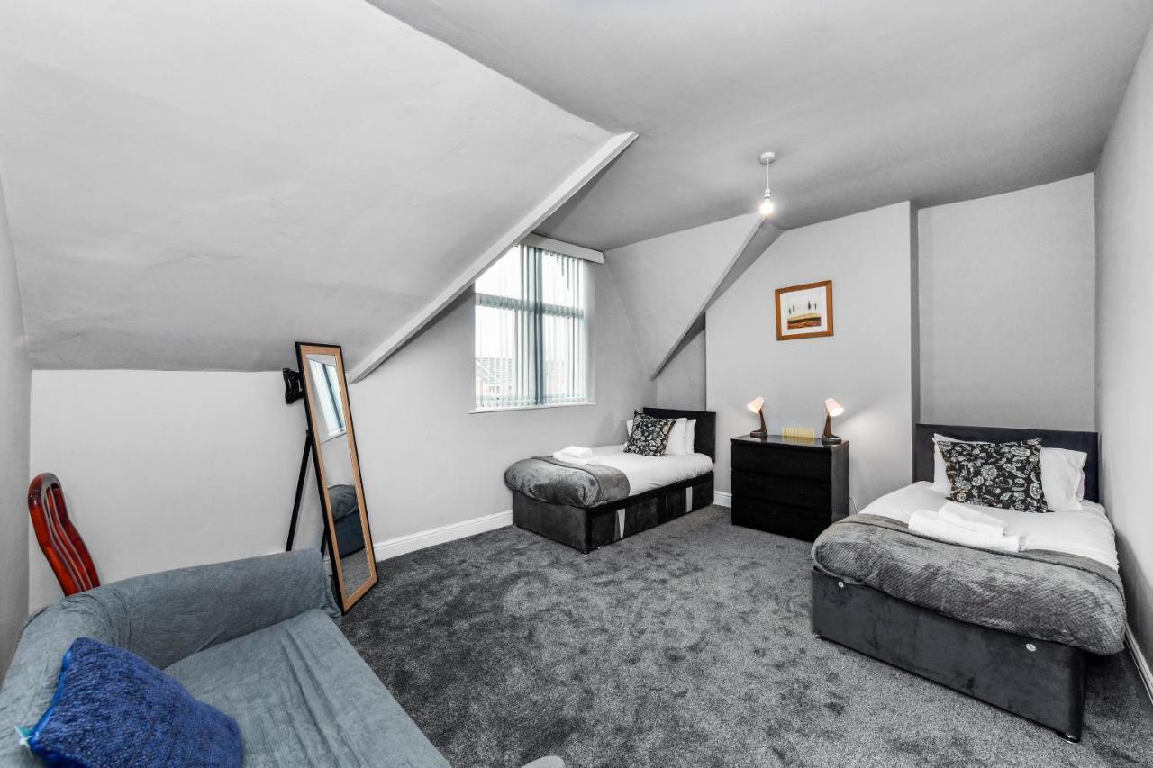 Hazel Dene - Charming 5 Bedroom, 1 Bath In Nottingham! Nottingham