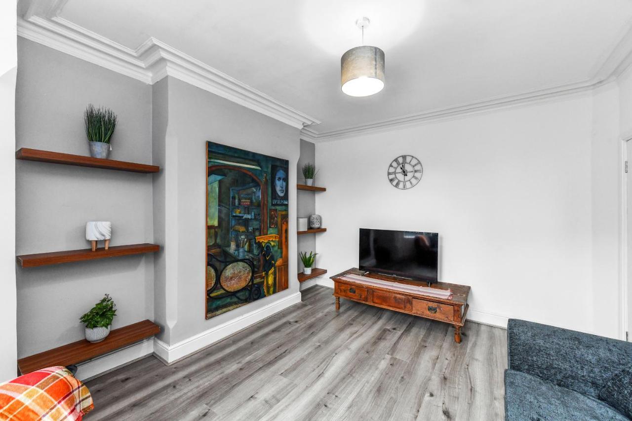 Hazel Dene - Charming 5 Bedroom, 1 Bath In Nottingham! Apartamento