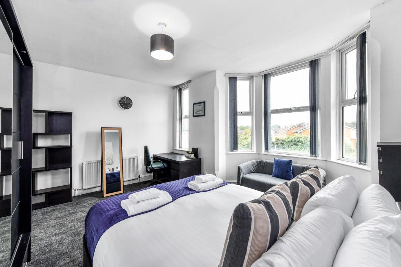 Hazel Dene - Charming 5 Bedroom, 1 Bath In Nottingham! Nottingham