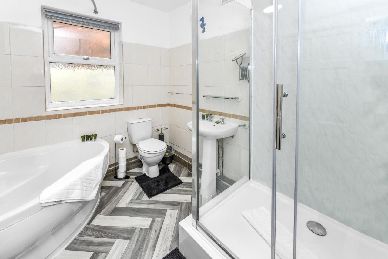 Hazel Dene - Charming 5 Bedroom, 1 Bath In Nottingham! *