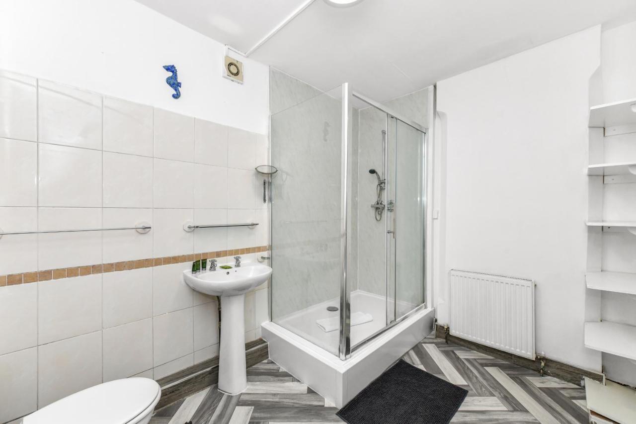 Apartment Hazel Dene - Charming 5 Bedroom, 1 Bath In Nottingham! *
