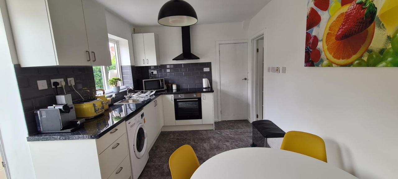 Apartment Cosy 3-Bedroom House In Aspley Nottingham