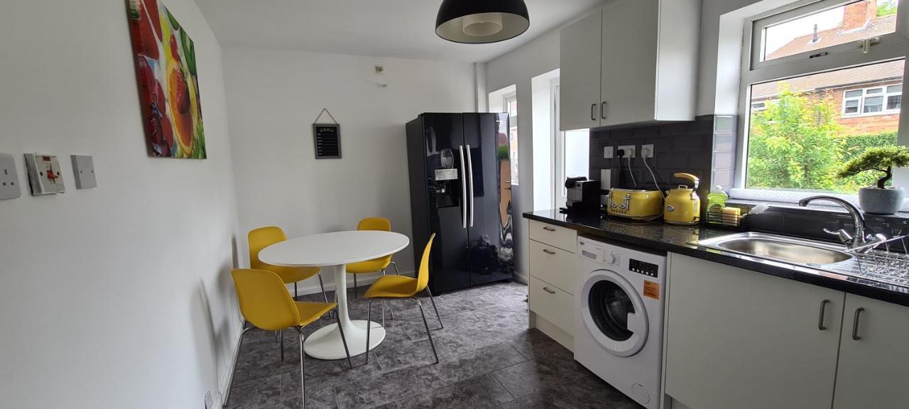 Cosy 3-Bedroom House In Aspley Nottingham Apartment