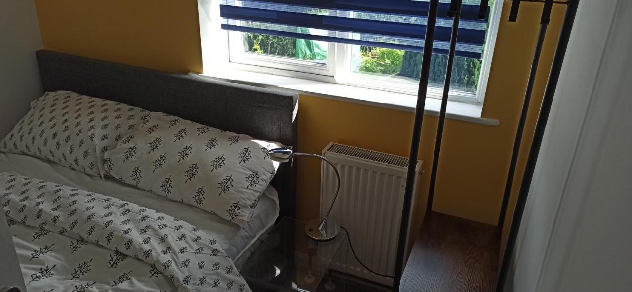 Casa de férias Broxtowe House -3 Bed House Parking