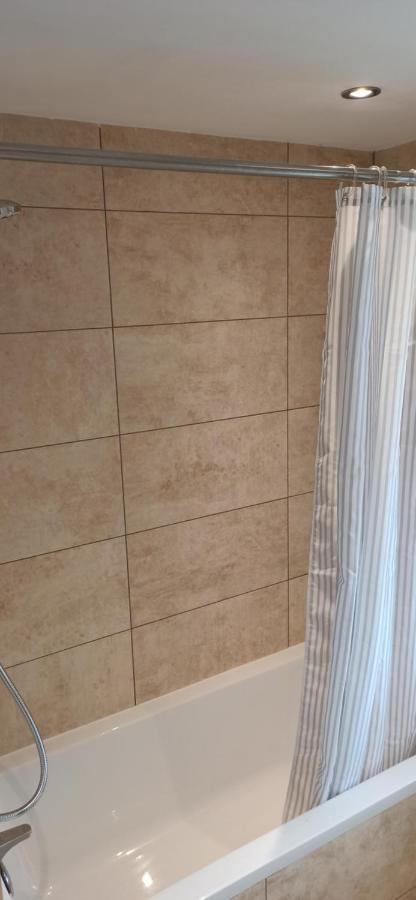 Broxtowe House -3 Bed House Parking Nottingham