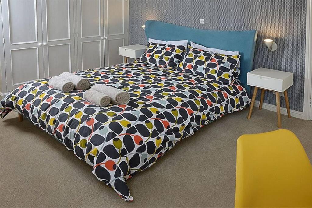 Apartamento Unique 3 B'room House + Free Parking /city Centre