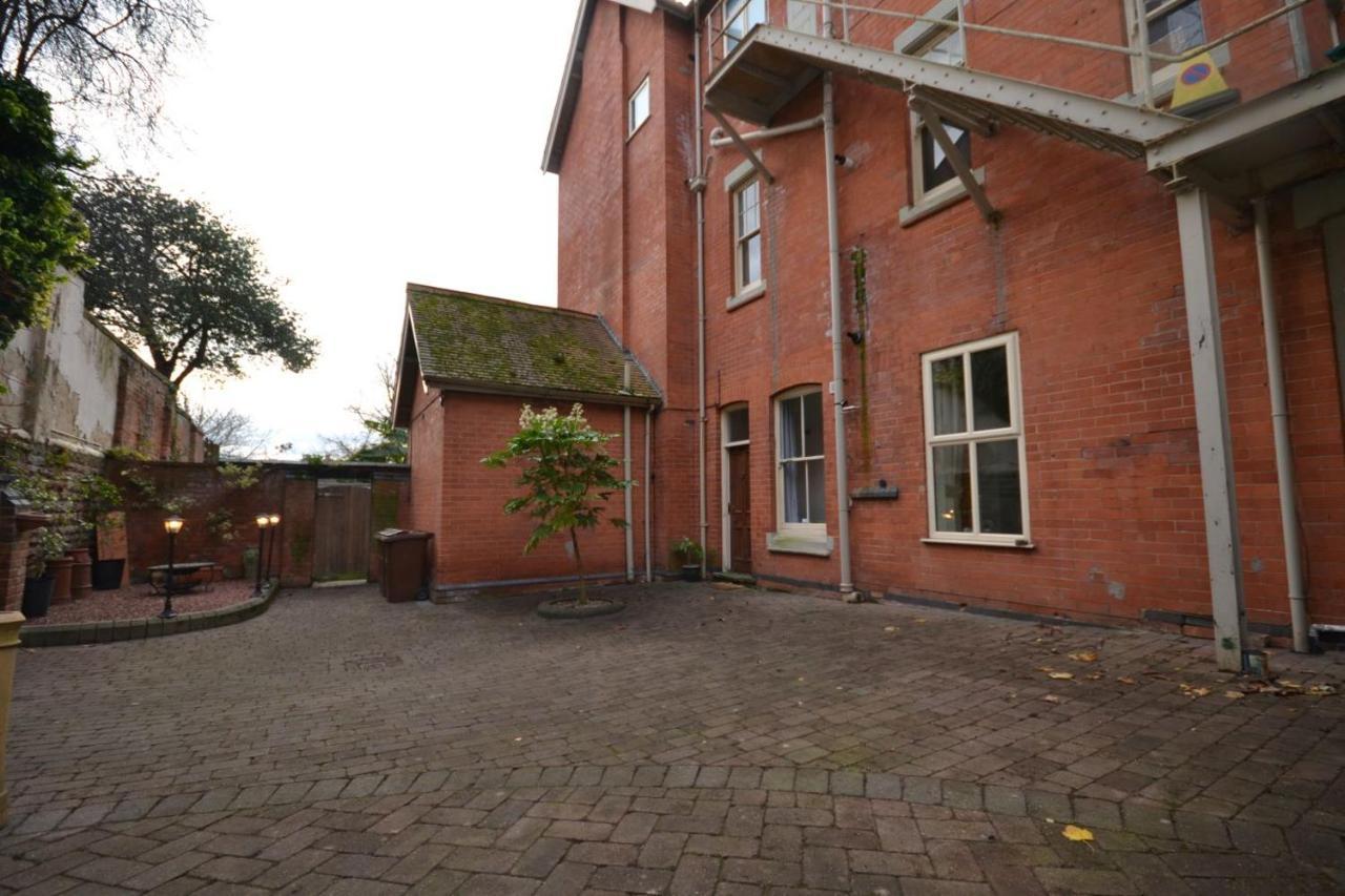 Apartment Historic House In The Park, Private Courtyard Near The Castle *