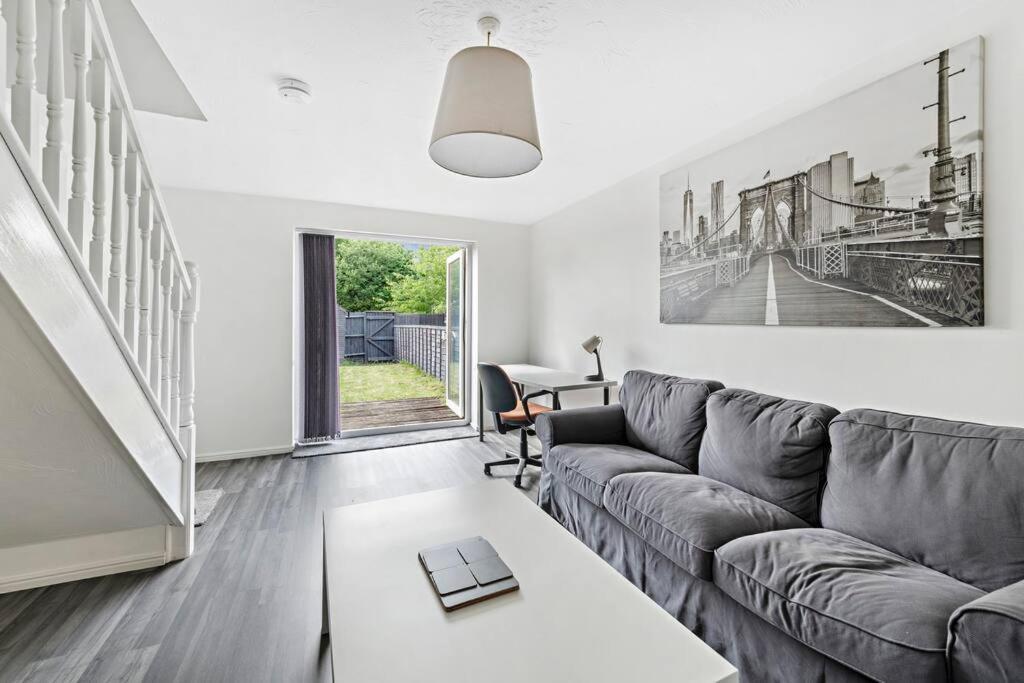 Luxury 2 Bedroom House City. *