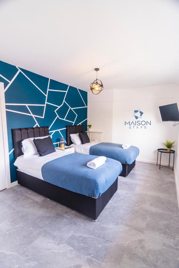 2 Bedroom House By Maison - Free Parking Casa de férias *