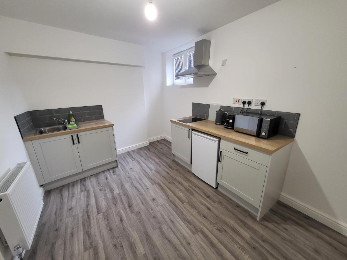 Aparthotel Forest Rd, Short *