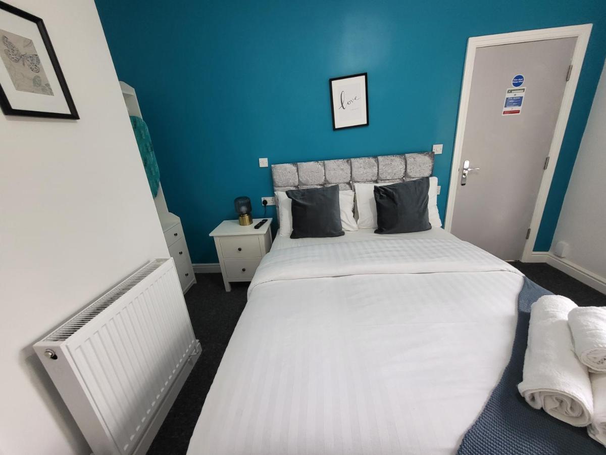 Aparthotel Forest Rd, Short *