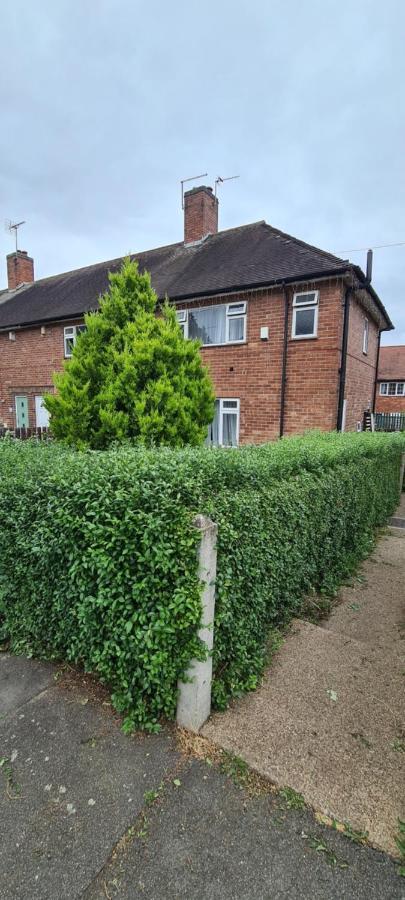 Cosy 3-Bedroom House In Aspley Nottingham Apartment
