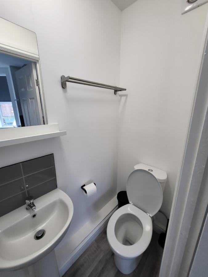 Affordable Comfort On Alfreton Road - Ideal For Savvy Travelers *