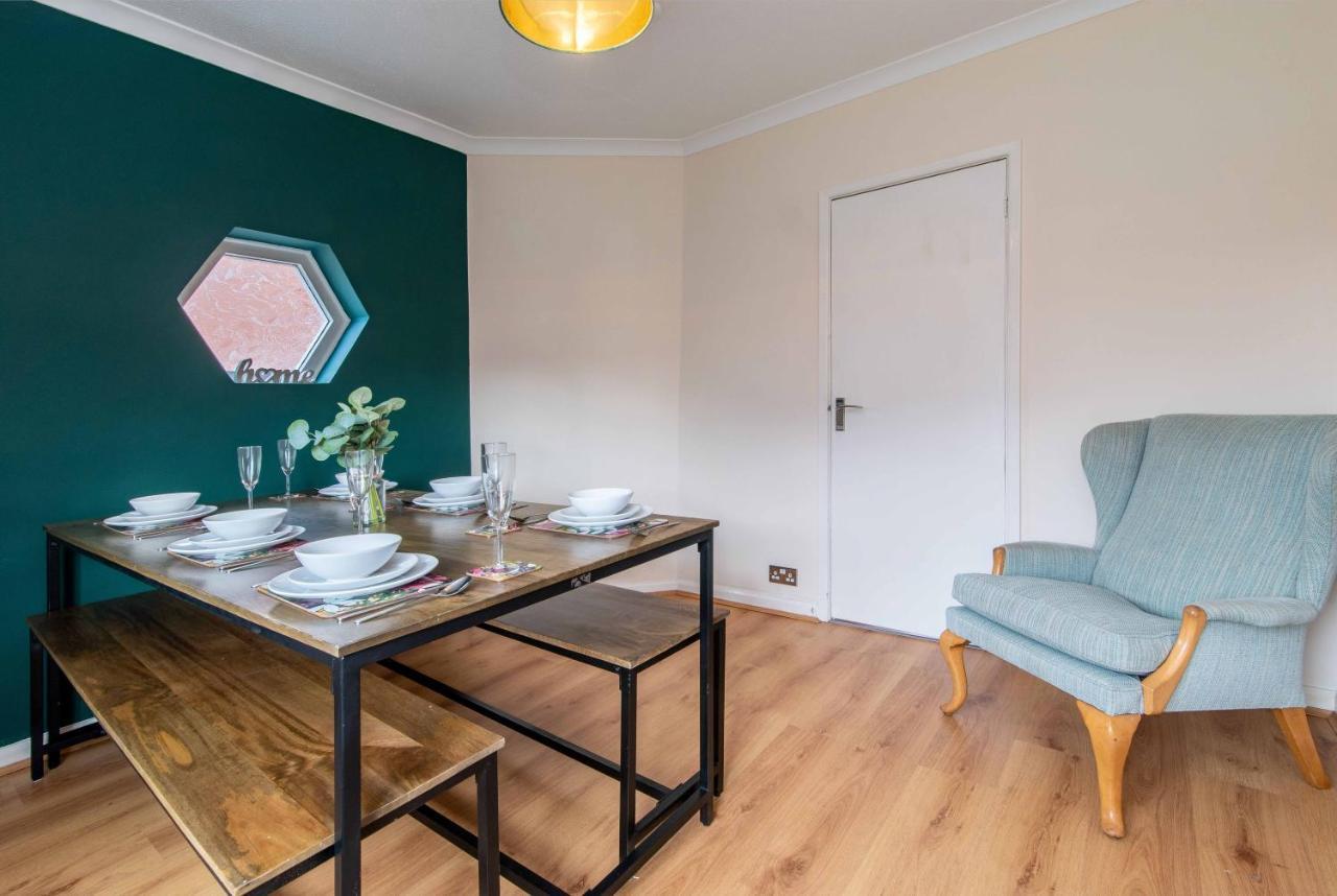 Apartment Your Haven - 3 Bed House With Free Wifi And Parking *