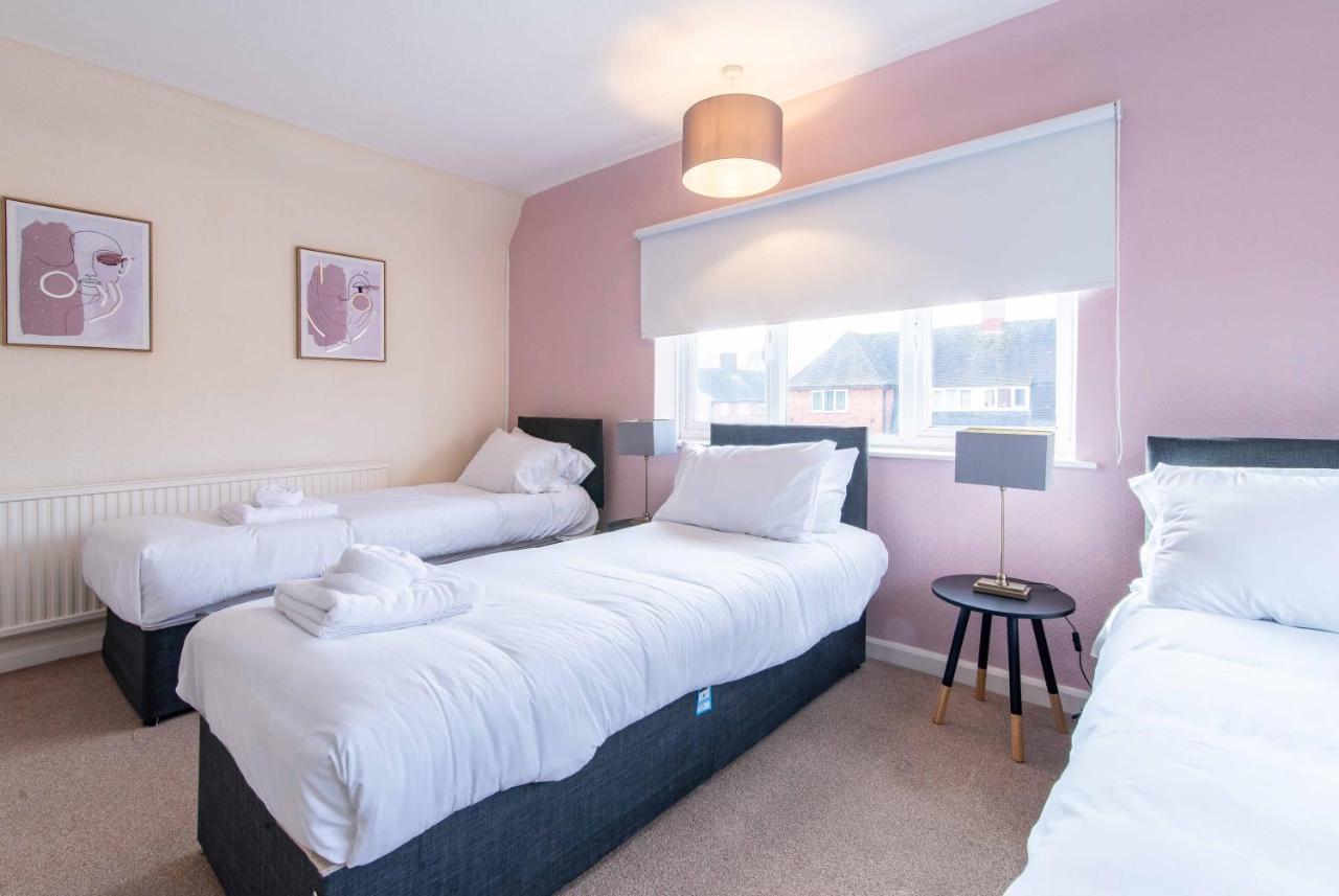 Apartment Your Haven - 3 Bed House With Free Wifi And Parking *